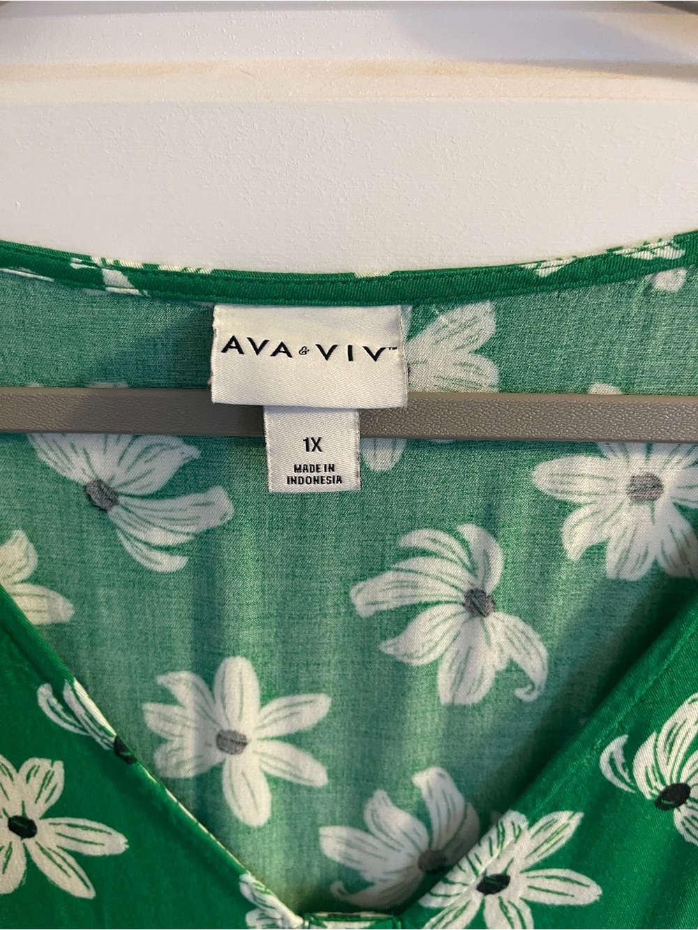Ava & Viv Green Floral Button-Front Midi Dress - Picture 2 of 7
